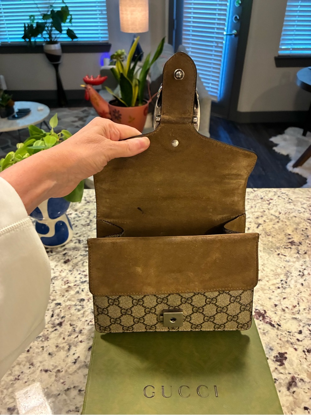 Gucci GG Supreme Canvas Shoulder Bag in tan and silver - Picture 5 of 16